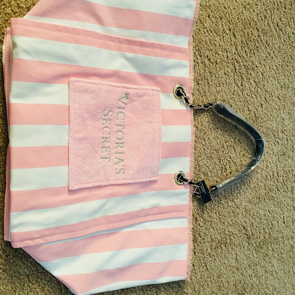 2/$25 🌸 Victoria Secret Tote
